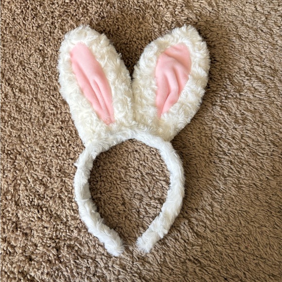 Bunny ears - Picture 1 of 3